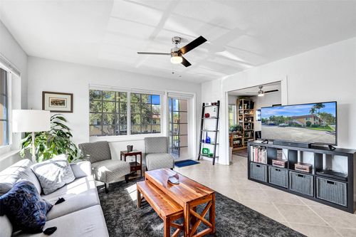 205j-1940 Ne 2nd Ave, Wilton Manors, FL, 33305 | Card Image