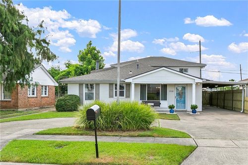 1710 Schnell Dr, Arabi, LA, 70032-1733 | Card Image
