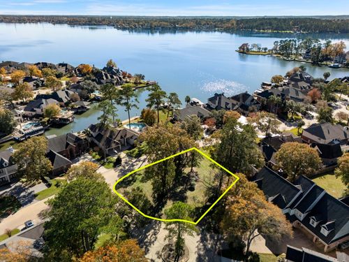 227 Wedgewood Dr, Montgomery, TX, 77356-8365 | Card Image