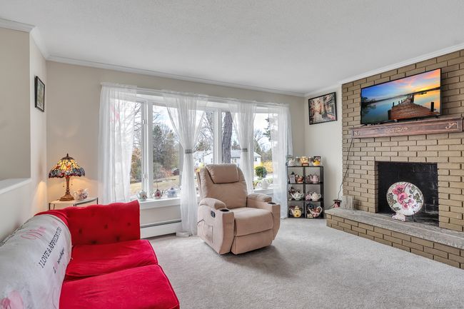 3 Plainview Dr, House other with 4 bedrooms, 2 bathrooms and 4 parking in Danielson CT | Image 9