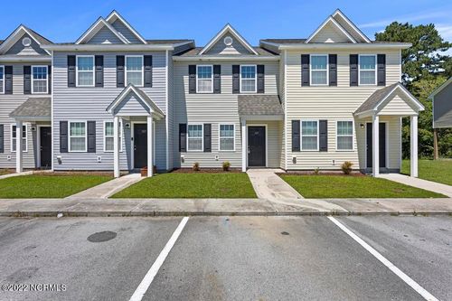 106 Virginias Landing Ct, Richlands, NC, 28574-8479 | Card Image