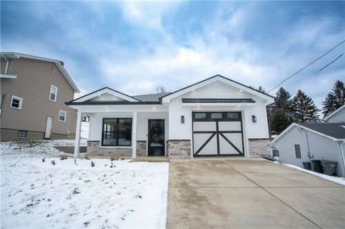 1820 W 11th St, Patterson Hts, PA, 15010-2840 | Card Image