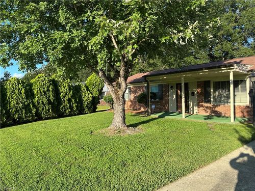 1427 Duggins Dr, Burlington, NC, 27217-1738 | Card Image