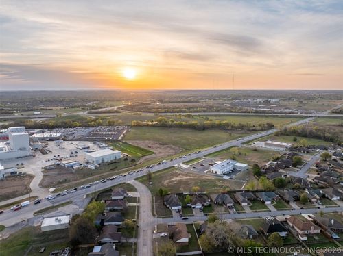 01 E Hwy 51, Broken Arrow, OK, 74014 | Card Image