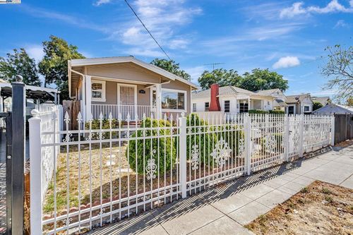 1648 87th Ave, Oakland, CA, 94621-1512 | Card Image