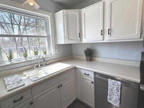 g4-13 Sugartree Lane, Essex Junction, VT, 05452 | Card Image