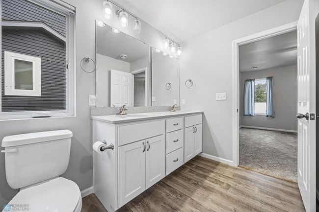 Primary Bathroom | Image 18