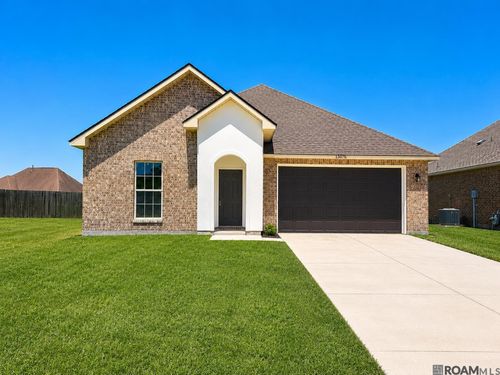 13876 Avocado Dr, Denham Springs, LA, 70726-8213 | Card Image
