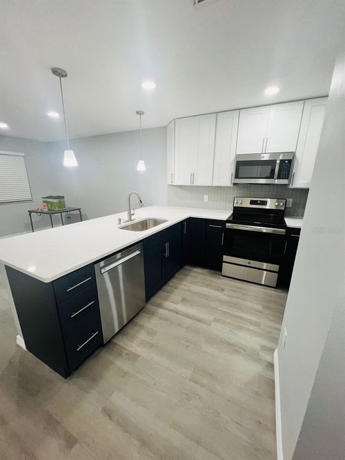 2121 Whitewood Ct, ORLANDO, FL, 32837-9586 | Card Image