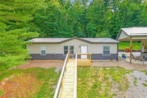 18644 Mcdonald Rd, Frazeysburg, OH, 43822-9541 | Card Image