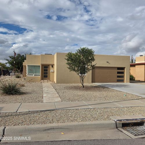 548 W Hadley Ave, Las Cruces, NM, 88005-2521 | Card Image