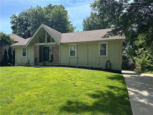 1616 Ne Ridgeview Dr, Lees Summit, MO, 64086-5400 | Card Image