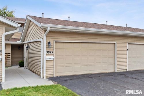 3845 Prairie Ln, Bettendorf, IA, 52722-2248 | Card Image