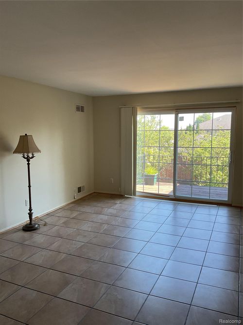 203-6103 Orchard Lake Road, West Bloomfield Charter Township, MI, 48322 | Card Image