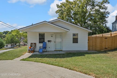 1316 Hough St, Jefferson City, MO, 65101-4224 | Card Image