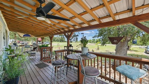 15521 Highway 90, Kingsbury, TX, 78638-2737 | Card Image