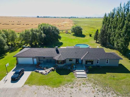 42082 Range Road 274, Hill Spring, AB, T0K1E0 | Card Image