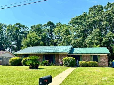 311 N Pine Street, House other with 3 bedrooms, 2 bathrooms and null parking in Brewton AL | Image 1