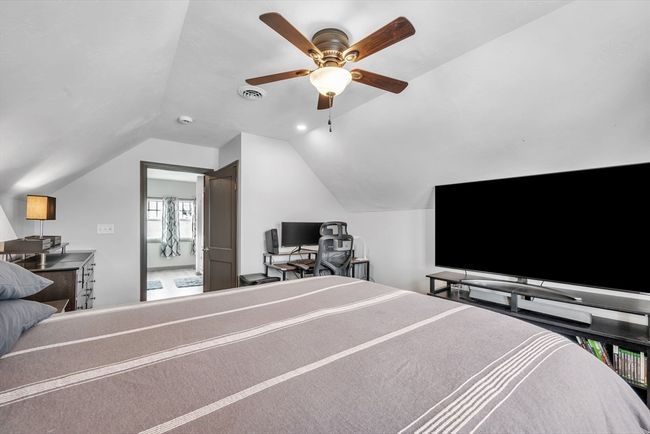 117 Vale St, House other with 3 bedrooms, 2 bathrooms and 4 parking in Worcester MA | Image 22