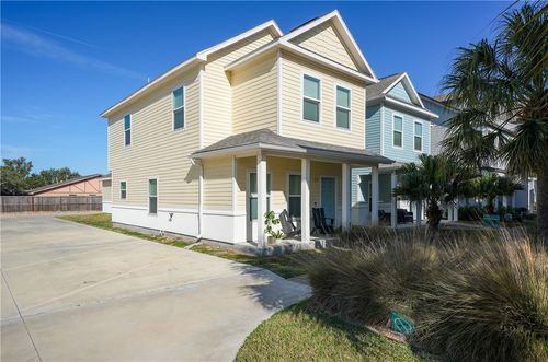 124 Lavaca Cir, Rockport, TX, 78382-2067 | Card Image