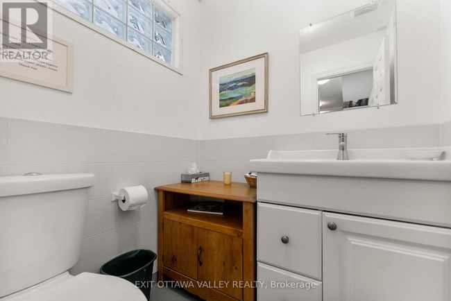 28084 Highway 41, House other with 5 bedrooms, 2 bathrooms and 5 parking in Renfrew ON | Image 23