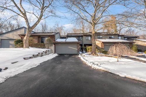 8 Wimbledon Ct, Jericho, NY, 11753-2821 | Card Image