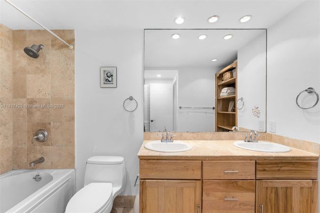 APT-446 - 141 Crandon Blvd, Condo with 3 bedrooms, 2 bathrooms and null parking in Key Biscayne FL | Image 25