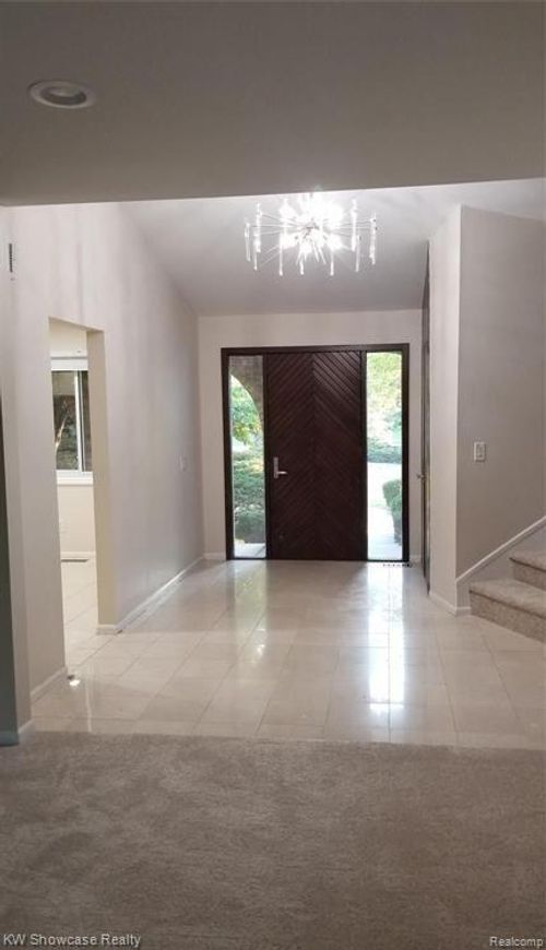 1728 Hiview Ct, Bloomfield Hills, MI, 48302-2502 | Card Image