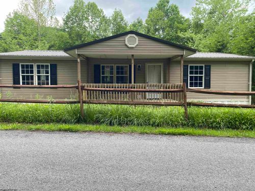 945 Pine Grove Rd, Fairmont, WV, 26554-4947 | Card Image