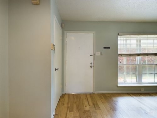 apt-115-7920 Rockwood Ln, Austin, TX, 78757-8071 | Card Image