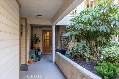 106 - Chestnut Avenue, Condo with 2 bedrooms, 2 bathrooms and 2 parking in Long Beach CA | Image 3