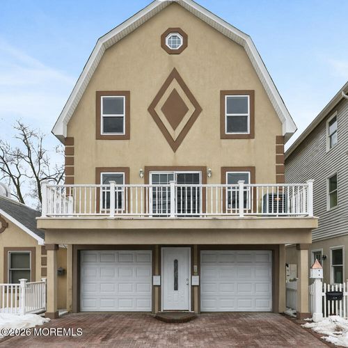 fd-209 Bay Ave, Highlands, NJ, 07732-1638 | Card Image