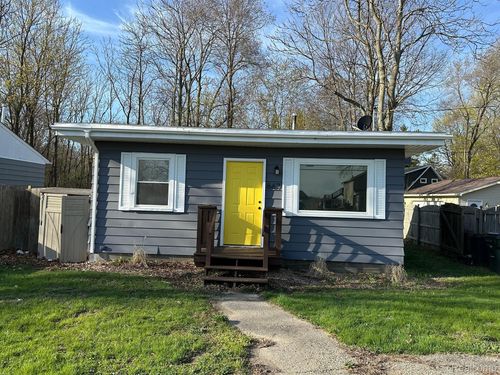 667 Heights Rd, Lake Orion, MI, 48362-2624 | Card Image
