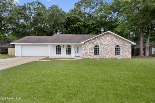 3411 Queen Elizabeth Dr, Ocean Springs, MS, 39564-3334 | Card Image