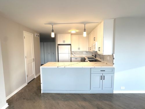 unit-4904-405 Wabash Ave, Chicago, IL, 60611-5692 | Card Image