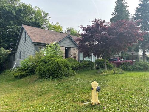 382 Wellington St, Brantford, ON, N3S4A9 | Card Image