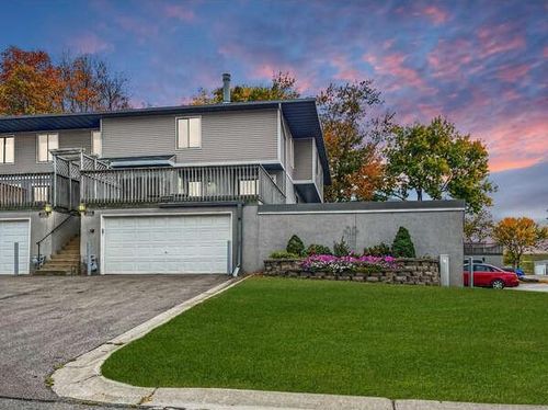 1232 Wagon Wheel Rd, Hopkins, MN, 55343-3922 | Card Image