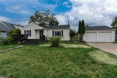 785 Silvercrest Ave, Akron, OH, 44314-3024 | Card Image
