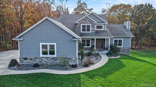 1281 Victoria Ln, Fenton, MI, 48430-9630 | Card Image