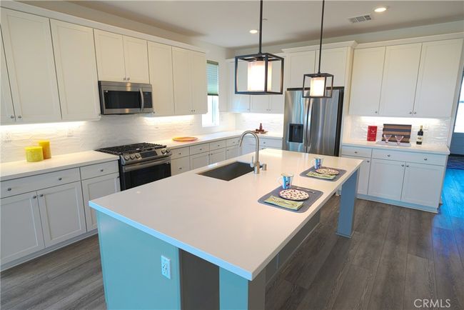 28706 Wildflower Ter, House other with 3 bedrooms, 3 bathrooms and 3 parking in Castaic CA | Image 9