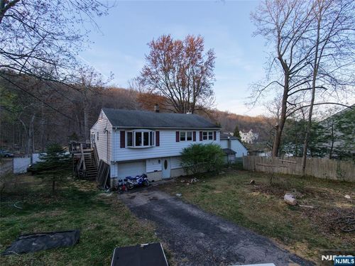 168 Art St, Ringwood, NJ, 07456-1227 | Card Image