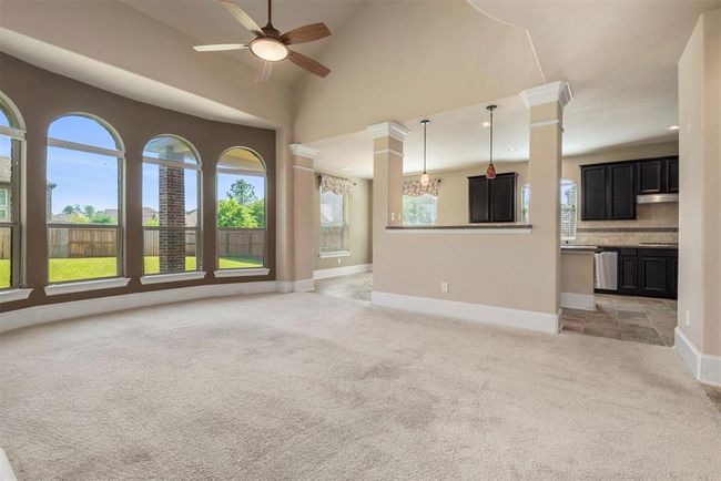 Soaring ceilings and tons of natural light. | Image 14