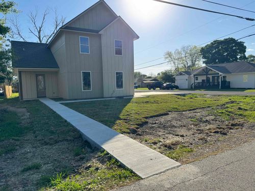 1004 S 13th St, Nederland, TX, 77627-4312 | Card Image