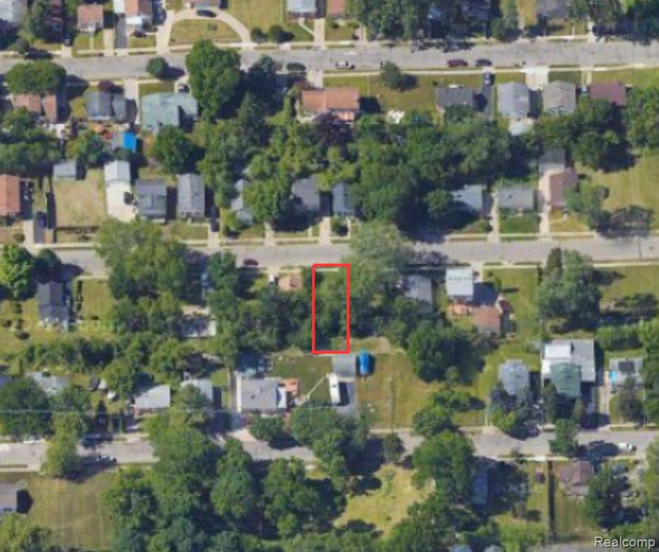 Land in Pontiac