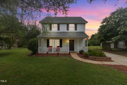 601 Country Ln, Holly Springs, NC, 27540-9121 | Card Image