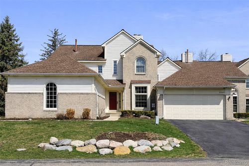 43470 Algonquin Dr, Novi, MI, 48375-5422 | Card Image