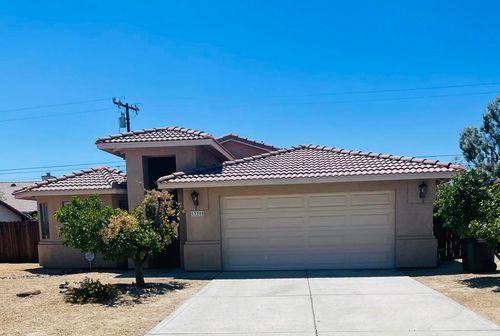 13205 Santa Ysabel Dr, Desert Hot Springs, CA, 92240-5657 | Card Image