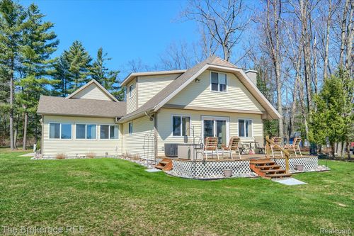 7414 Cedar Lake Rd, Oscoda, MI, 48750-8942 | Card Image