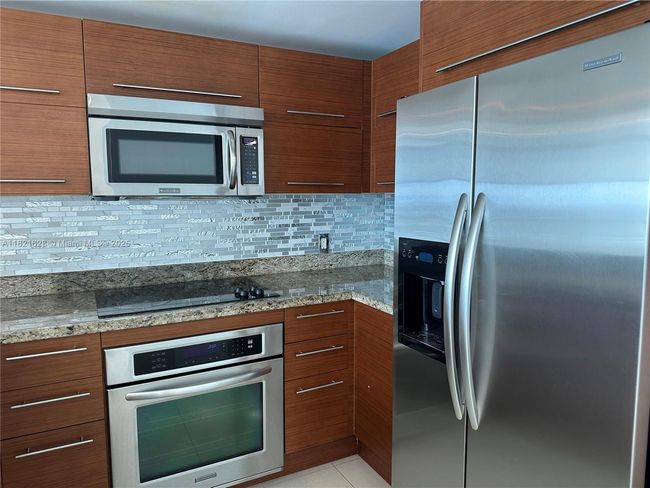 APT-1706N - 2641 N Flamingo Rd, Condo with 2 bedrooms, 2 bathrooms and null parking in Plantation FL | Image 5