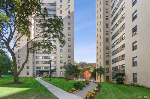 10d-5 Fordham Hill Oval, Bronx, NY, 10468-4843 | Card Image